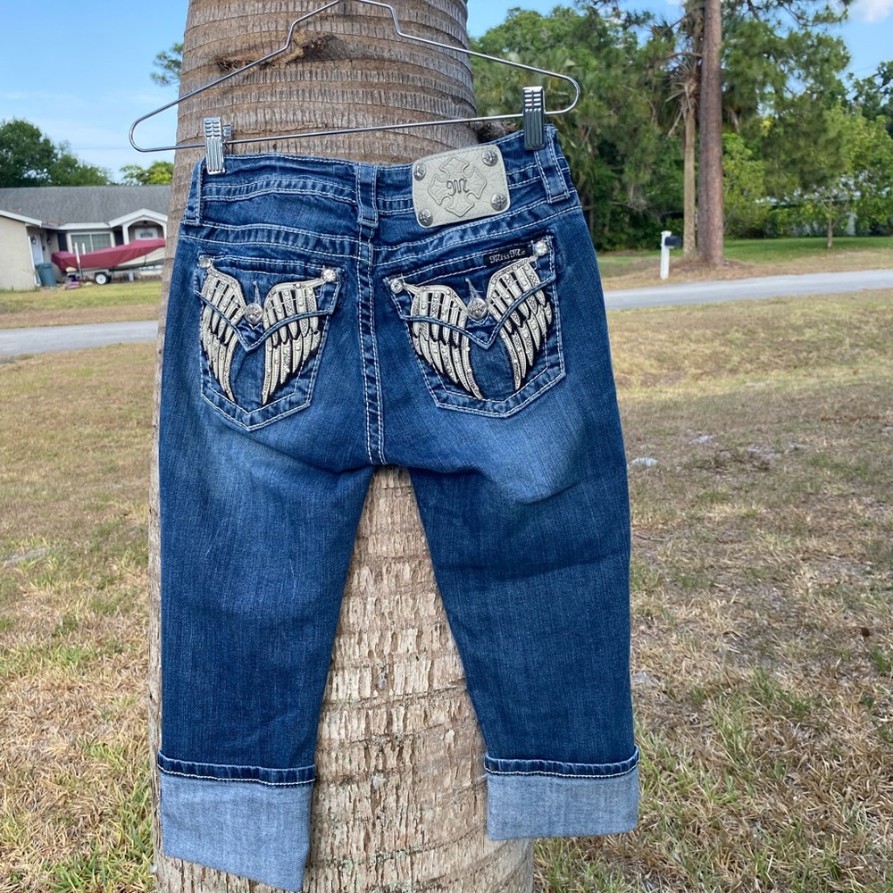 Miss Me Double Angel Wing Feathers Capri Jeans